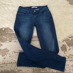 Levi’s 711 skinny jeans. Levi women 711 blue jeans